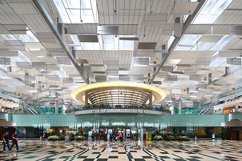 فرودگاه چانگی سنگاپوریکی از بزرگ‌ترین و زیباترین فرودگاههای جهان +تصاویر
