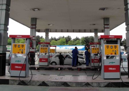 ۴۵ درصد خانوارهای ایرانی خودرو ندارند/ باید توزیع بنزین عادلانه شود