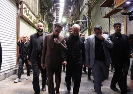 حضور پزشکیان در مراسم عزاداری دوزادهم محرم بازار بزرگ تهران