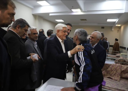 عارف: هیچ مشکلی برای واردات خودروی جانبازان نیست