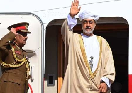 سلطان عمان به الجزایر رفت
