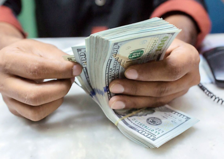 ۶ میلیارد دلار تامین ارز در ۵۰ روز/ دلار‌های ۲۸۵۰۰ تومانی کجا رفت؟