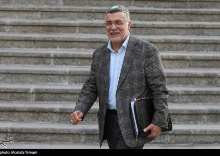 سوال از ظفرقندی درباره دریافت مبالغ خارج از تعرفه و فرار مالیاتی پزشکان