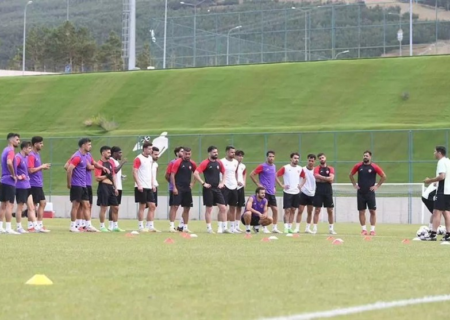 بازدید هاشمیان از ورزشگاه شهید کاظمی/ دو بازی تدارکاتی در برنامه سرخپوشان