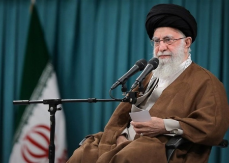 تسلیت امام خامنه‌ای در پی درگذشت استاد محمود فرشچیان و احمد توکلی