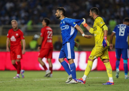 اختلاف ادامه‌دار بازیکنان خارجی و داخلی استقلال/ رفع یا تشدید بحران؟