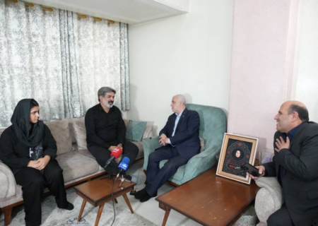 اوحدی: کسانی که جنگ تحمیلی را محکوم نکردند، جنایات غزه را هم ندیدند