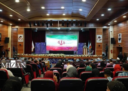 اهدای بسته‌های حمایتی به دانش‌آموزان برتر تحت پوشش کمیته امداد