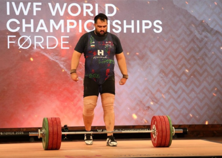 داوودی: لایق شاد کردن دل مردم نبودم/ عذرخواهی می‌کنم