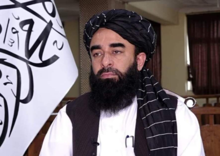 ذبیح‌الله مجاهد: افغان‌ها حق دارند از خاک خود دفاع کنند