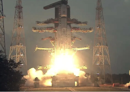 ماهواره نظامی هند به فضا رفت