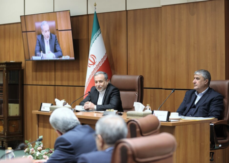 عراقچی: برای صنعت هسته‌ای جنگیده‌ایم؛ از این حق صرف‌نظر نمی‌کنیم