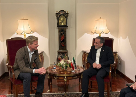 رایزنی نماینده دبیرکل سازمان ملل در امور یمن با عراقچی در مسقط 