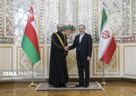 استقبال عراقچی از وزیر خارجه عمان در تهران