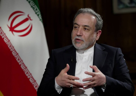 عراقچی: در برابر تهدیدهای آمریکا کاملاً آماده‌ایم