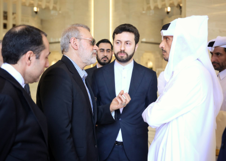 دیدار  لاریجانی با وزیر خارجه‌ قطر، مرور نتایج مذاکرات مسقط