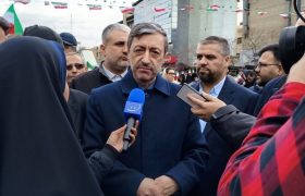 فتاح: مردم همچنان پای انقلاب و نظام ایستاده‌اند