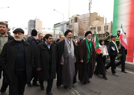 نقش پررنگ مجموعه حج و زیارت در راهپیمایی ۲۲ بهمن/ برپایی غرفه فرهنگی
